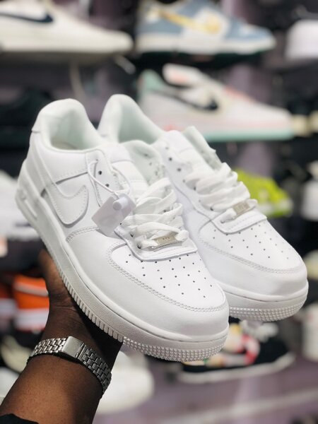 Nike kicks