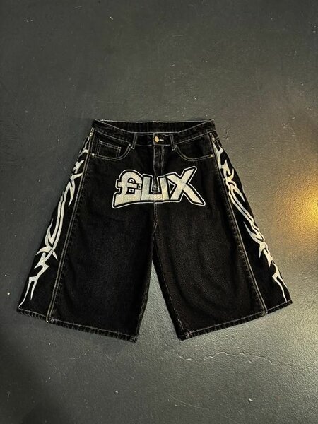 Short sneakers