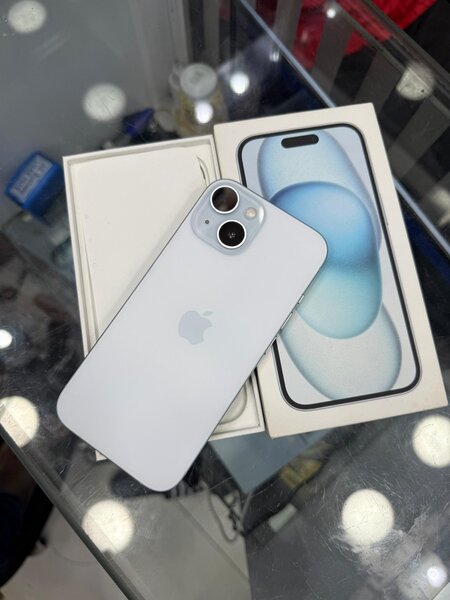 iPhone 15 simple