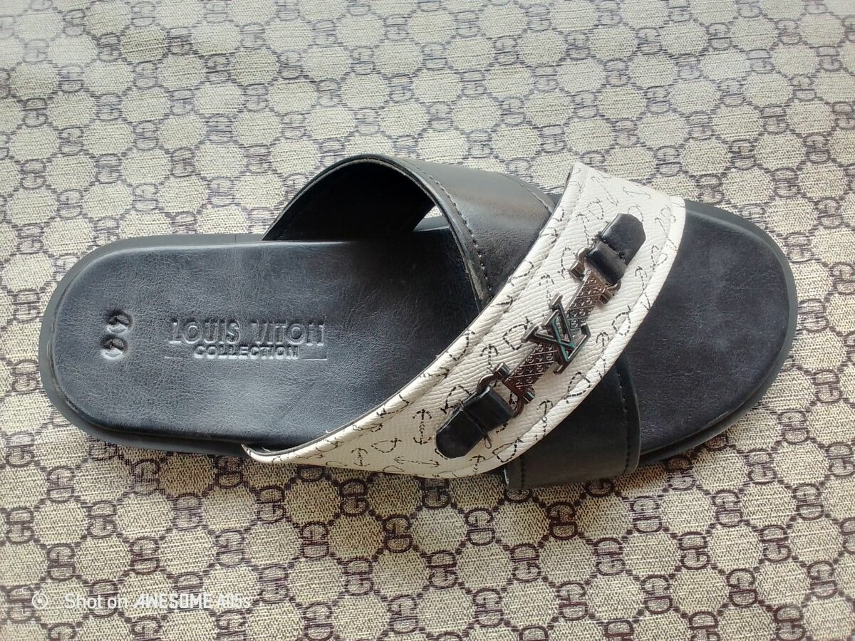 SLIPPERS