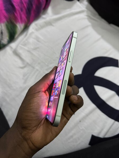 iPhone 12 simple