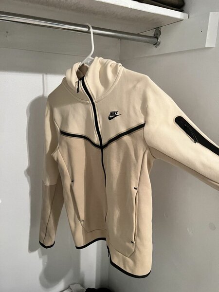 NIKE TECH FLEECE