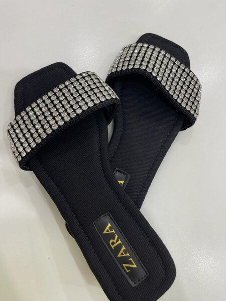 tongs Zara