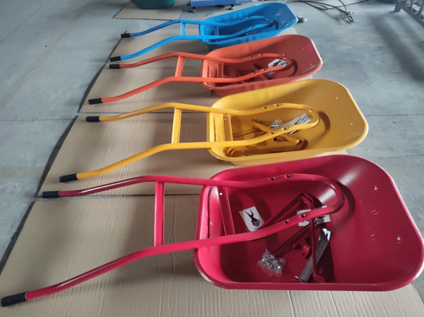 Brouettes de Jardin Colorées