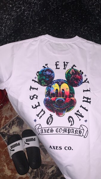 Graphic t-shirts
