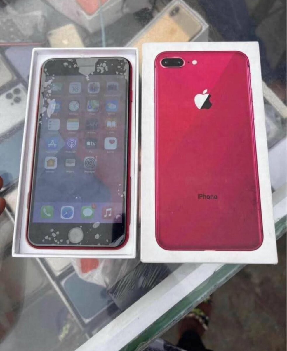 iPhone  8 plus Rouge