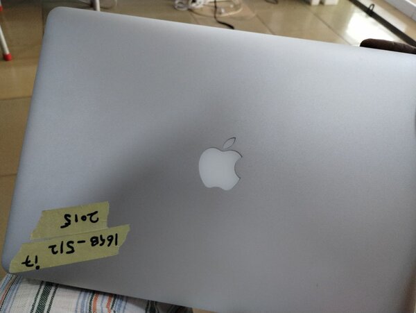 Apple laptop 2015