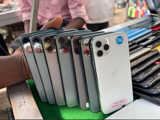 IPHONES