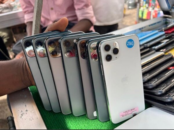 IPHONES