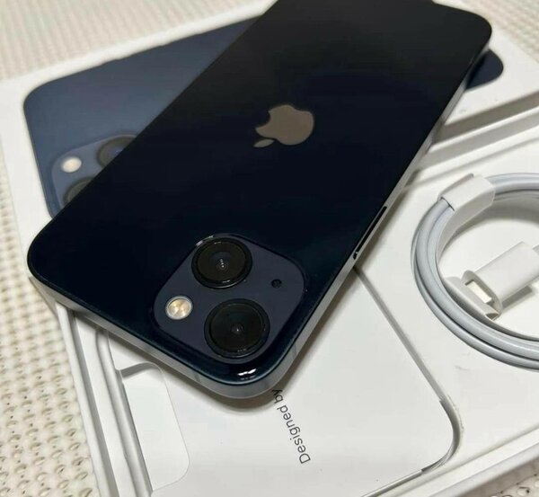 iPhone 13 Noir 128 Go - Neuf
