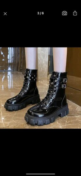 Short boots