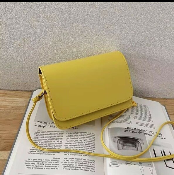 Sac à bandoulière jaune chic
