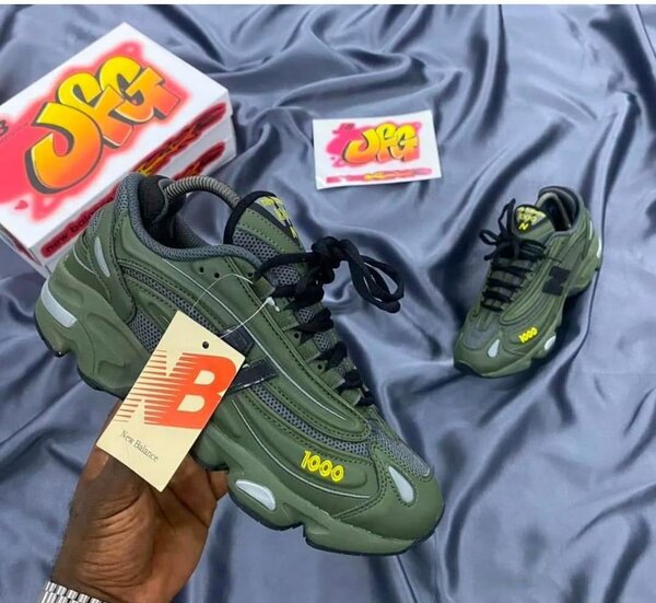 NB Sneakers