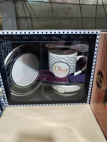 Dior крушка