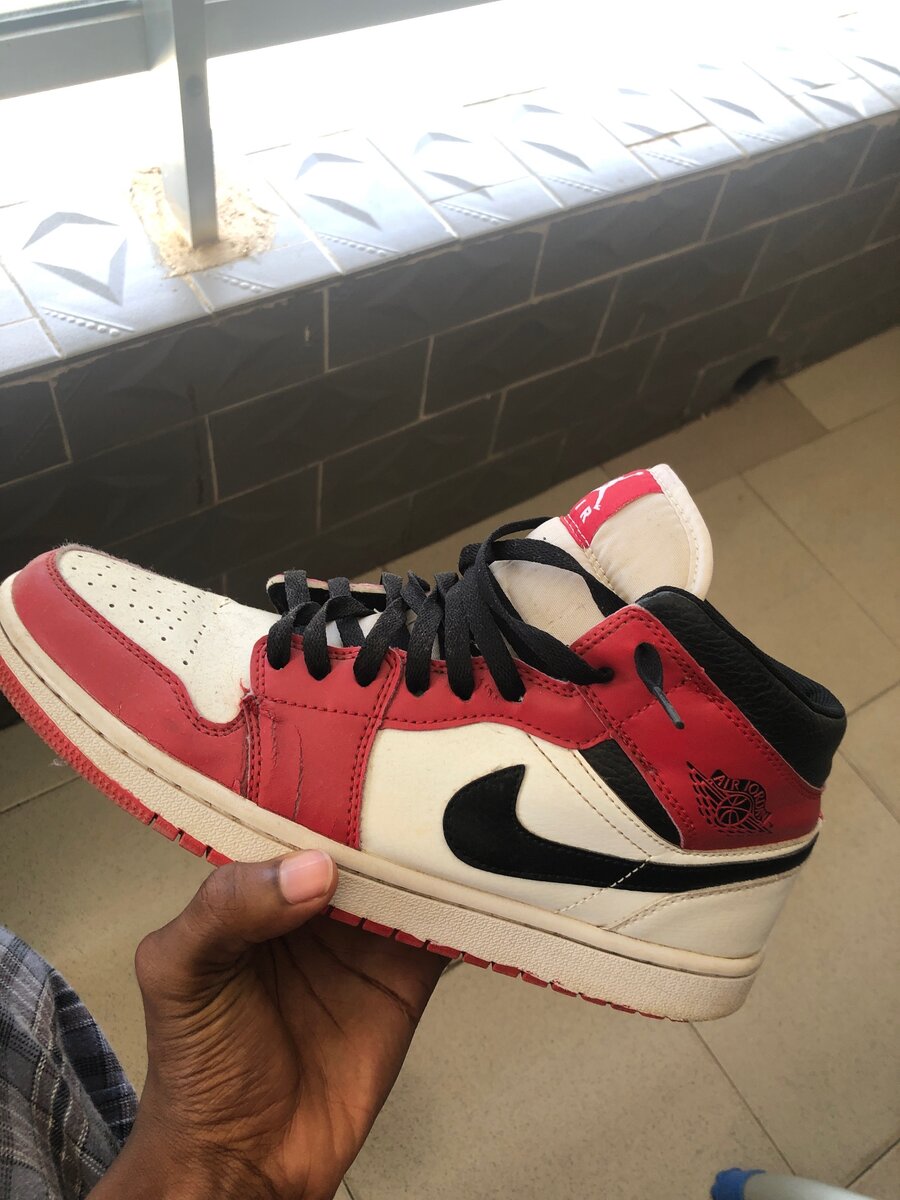 Jordan1-mid Chicago