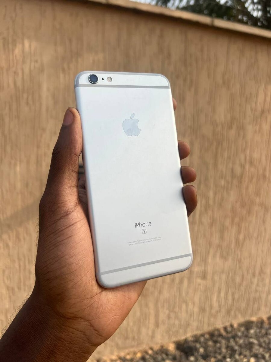 iPhone 6S plus 64 gig Everything is working