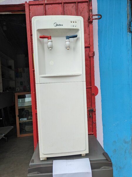 Water dispenser