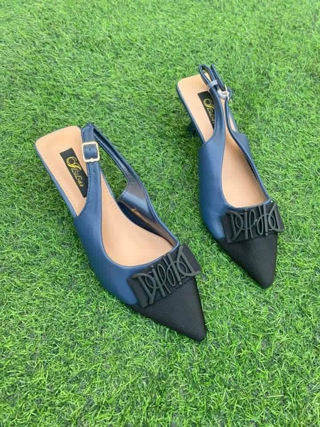 shoes with buckle