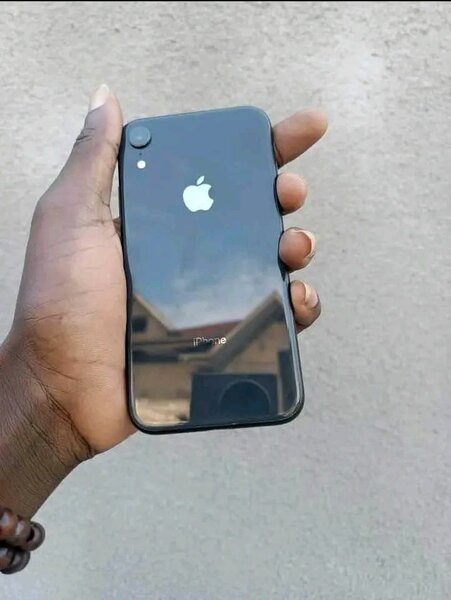 iPhone XR 64GB - Plusieurs couleurs