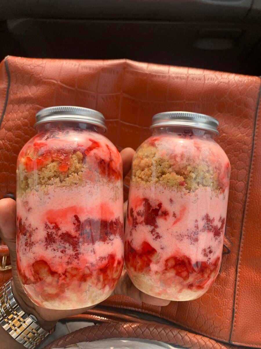Cake in cups
