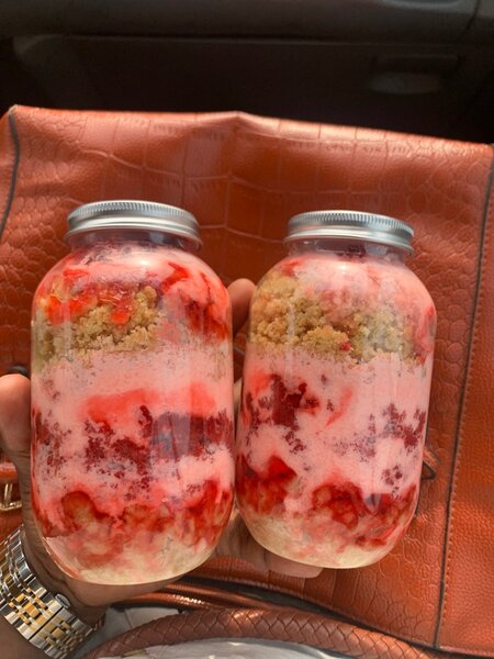 Cake in cups