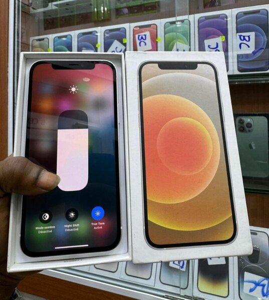 iPhone 12 simple