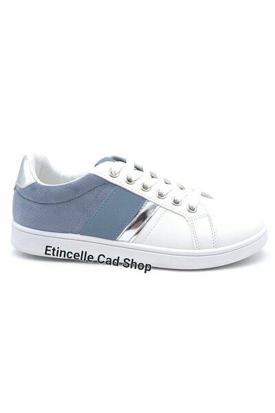Paire de tennis pour femme.