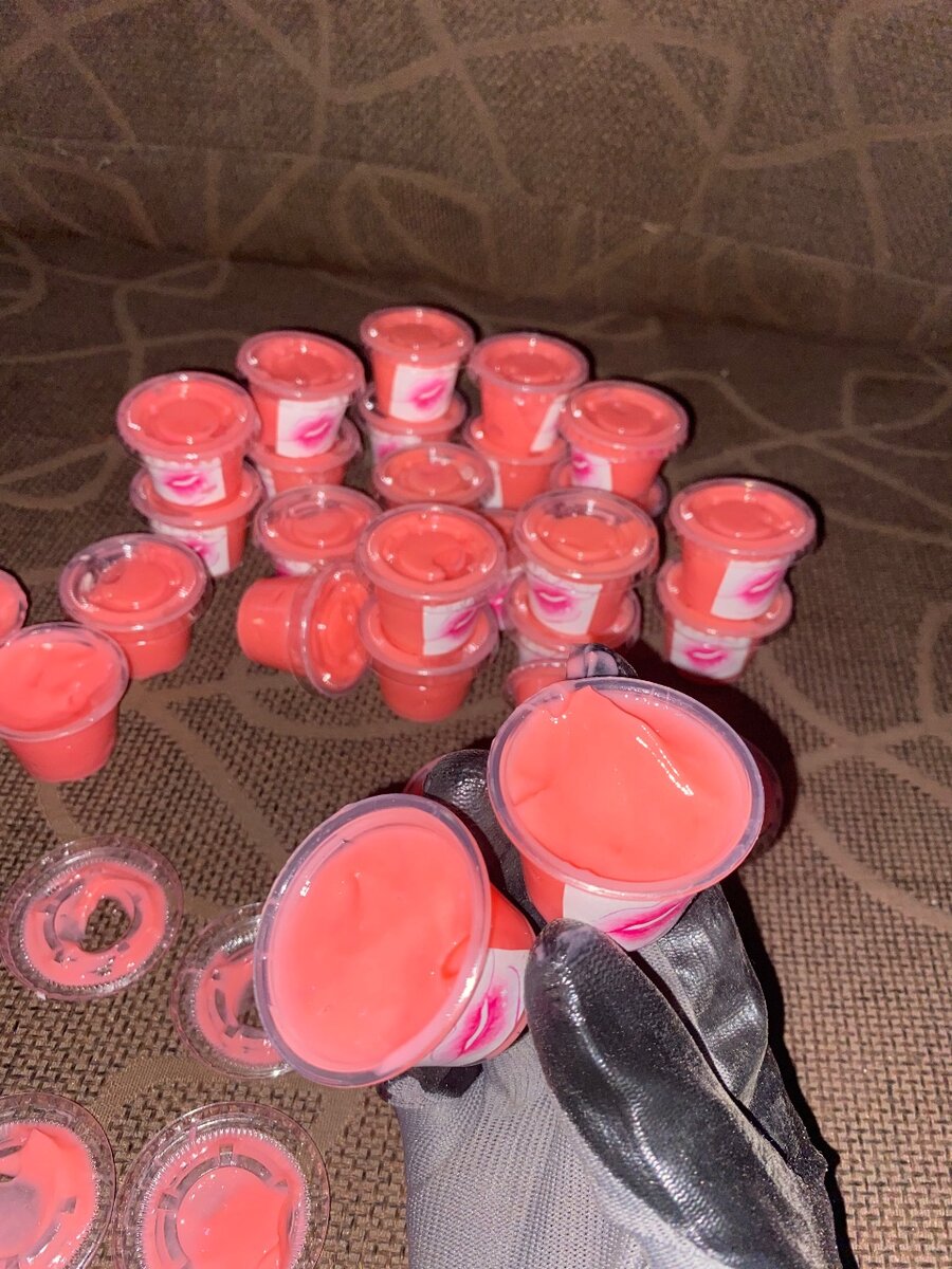 Produit de levres roses