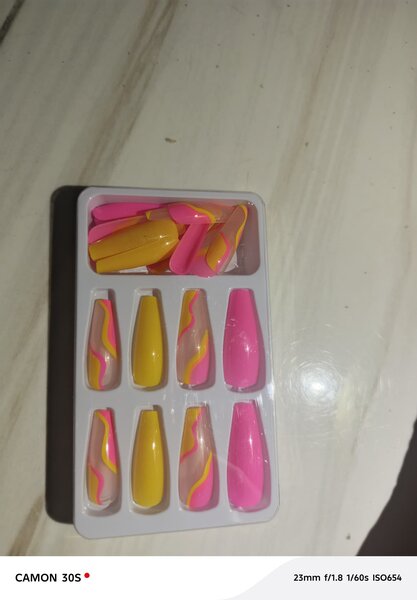 Faux Ongles Colorés Glam