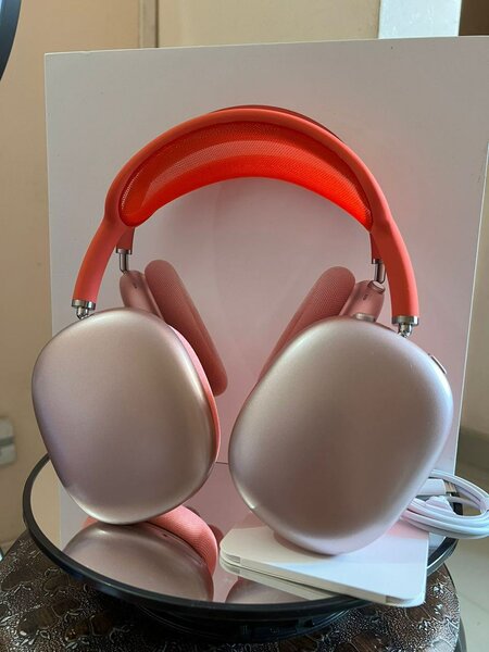 APPLES AIRPODS MAX