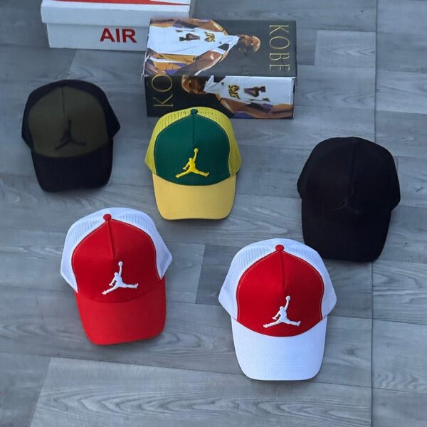 Caps