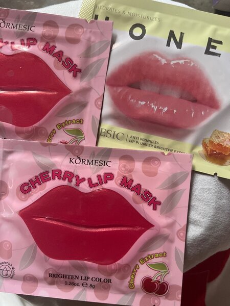 Masque à lèvres cerise hydratant