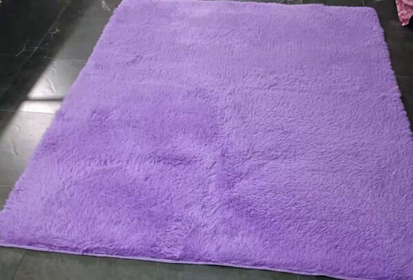 Fluffy carpet