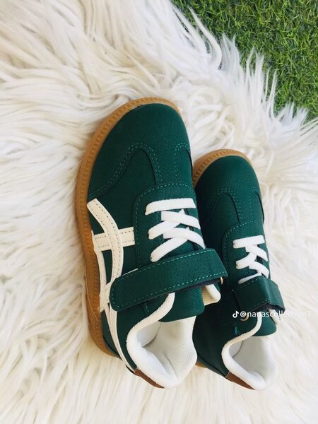 Boys shoes