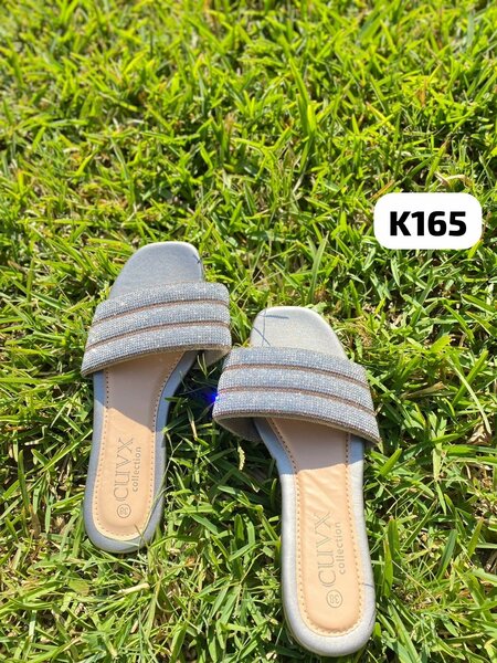 Ladies slippers