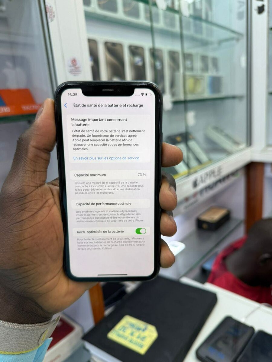 iPhone 11 Casi neuf