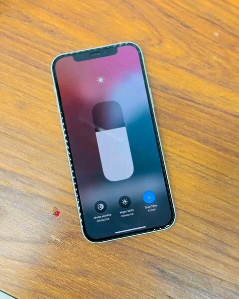 Smartphone mint modern