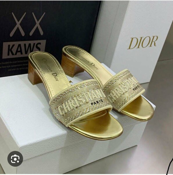 ladies slippers