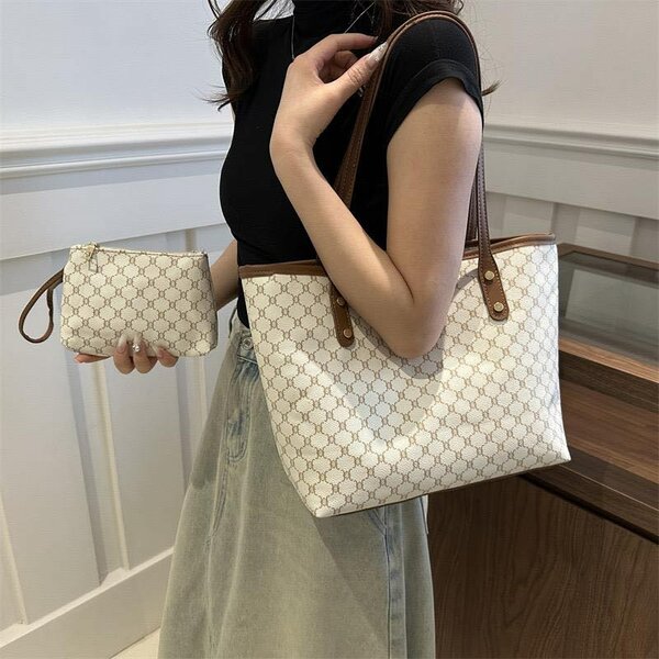 Ladies casual handbags