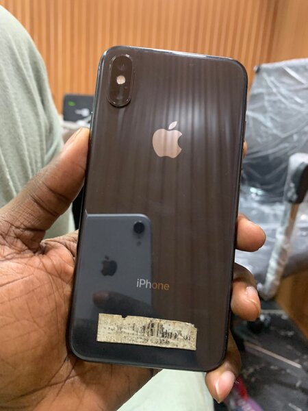 IPHONE XS 64Go