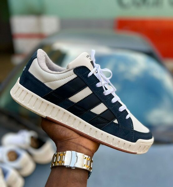 Basket adidas