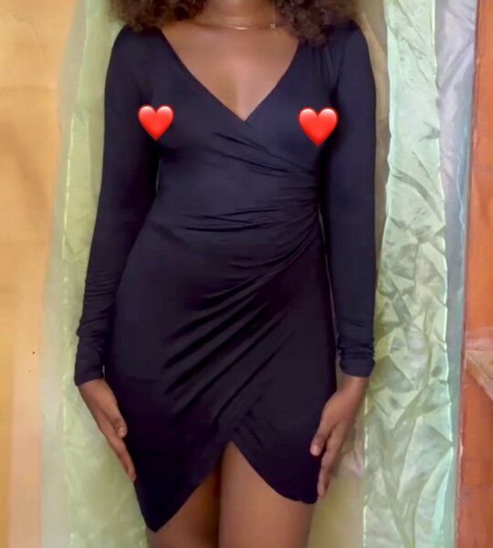 Robe noire moulante