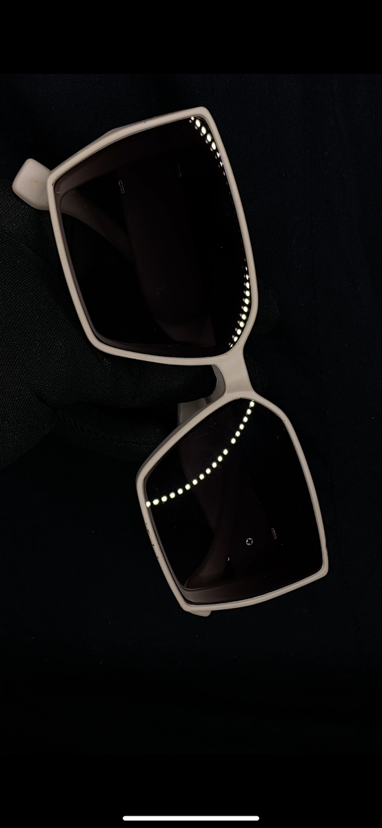 SUNGLASSES