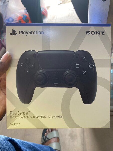PS5 controller