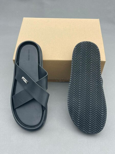 Sandales en cuir noir élégantes