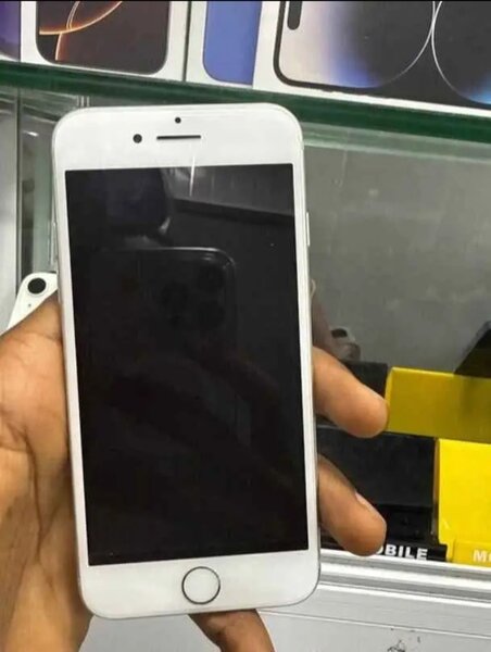iPhone 7  Or 128GB