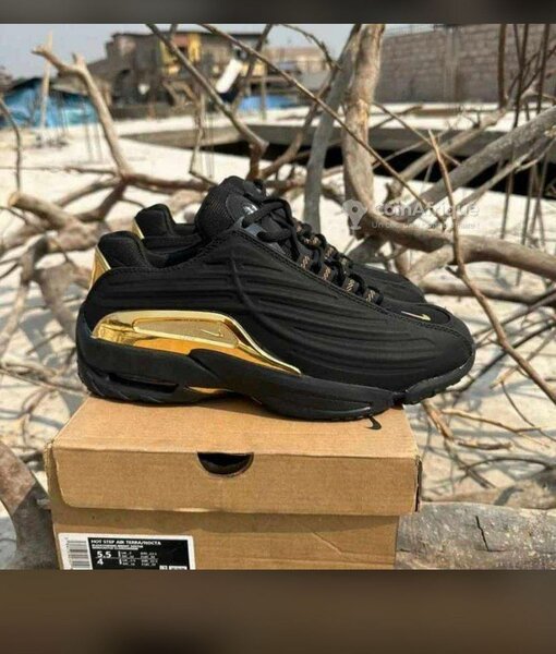 Basket Nike Nocta Hot Step 2 Noir Jaune