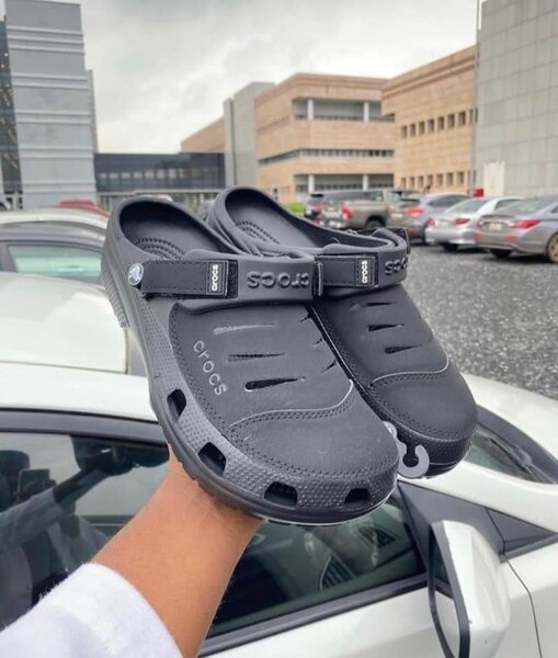 T. CROCS