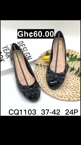 Flat shoes