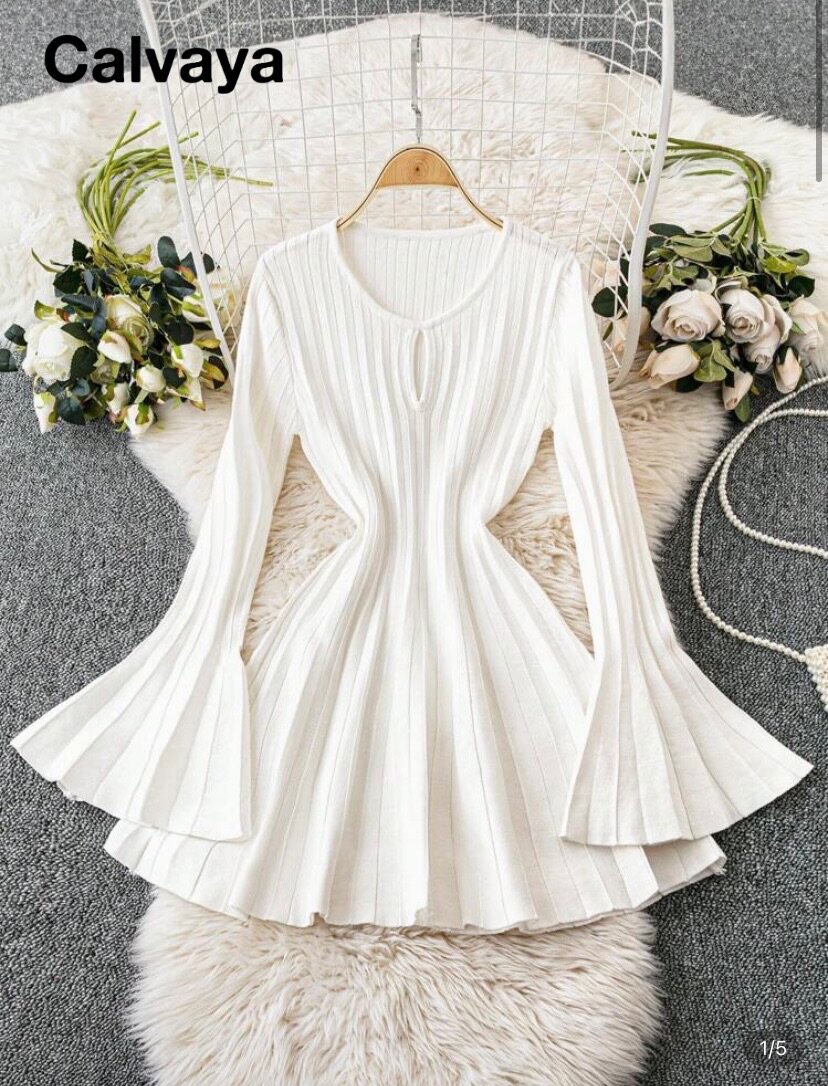 Elegant White Pleated Dress